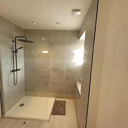 Aux Portes Du Mont Apartment Saint-James